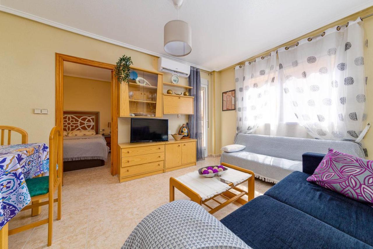 Cozy Appartment Torrevieja At Irina Bagian luar foto