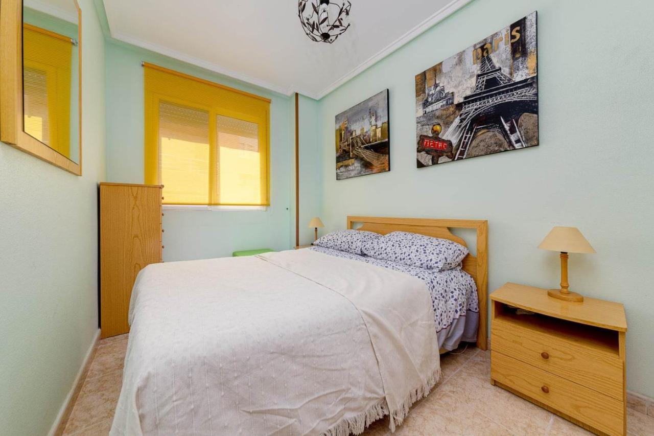 Cozy Appartment Torrevieja At Irina Bagian luar foto