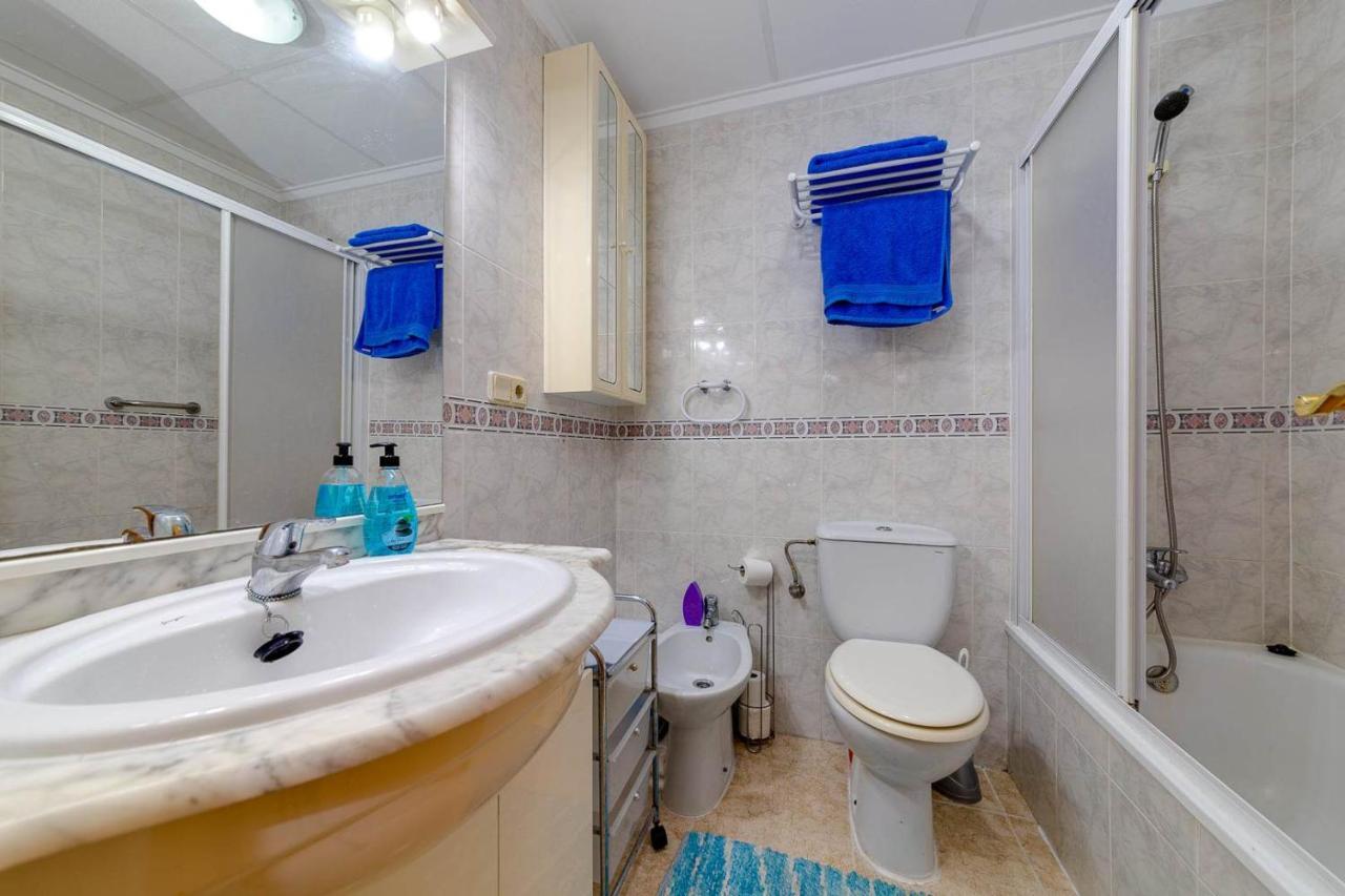 Cozy Appartment Torrevieja At Irina Bagian luar foto